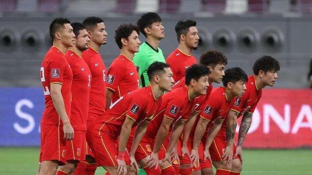 中国队|晚上10点!越南媒体做出争议报道:中国男足遭质疑,球迷吐槽声一片