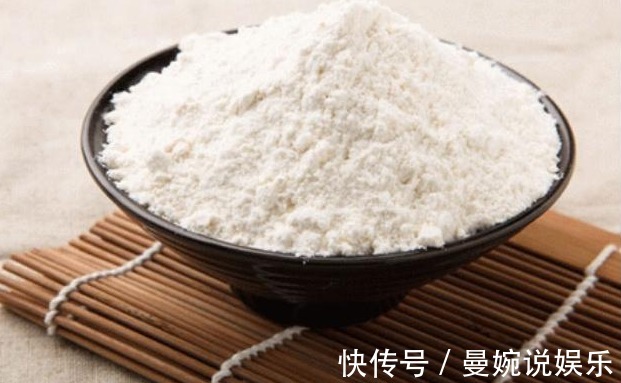 自己做戚风蛋糕塌陷还开裂多加这一步，蛋糕软润香甜，颜值还高