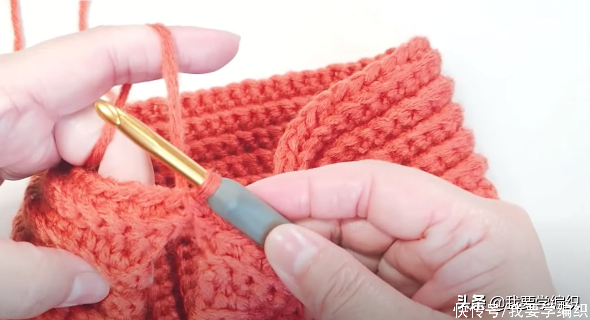 冬天来一款这样的暖帽,护耳辫子帽编织教程,重返你的少女时代