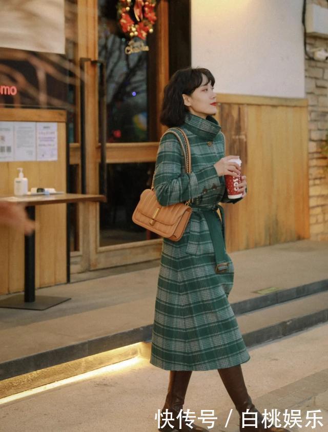 比黑白灰惊艳、比亮色系高级，时尚博主的复古配色法，谁穿谁出彩