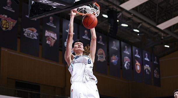 小巨人|长人林立！中国男篮涌现出5名2米25小巨人，谁能挑起国家队大梁？