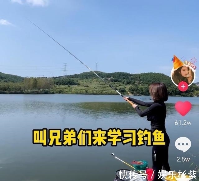 邓刚|钓王邓刚教网红聂小雨钓鱼!网友:秀身材还是蹭流量?