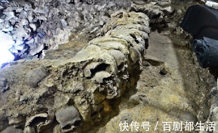 盘腿$少女被冰封500年,被发现时盘腿而坐,面孔栩栩如生