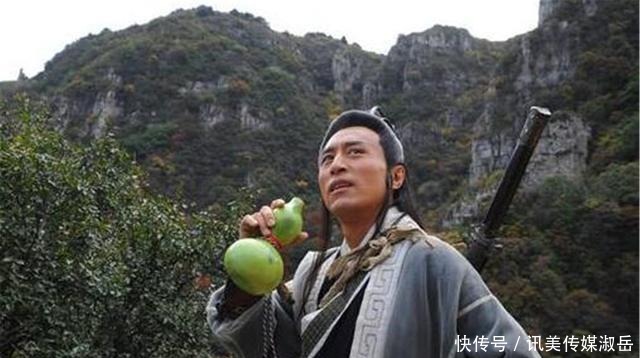 嗜酒轻|李白半醉半醒写出一句上联,清醒后对不出下联,造就千古残联