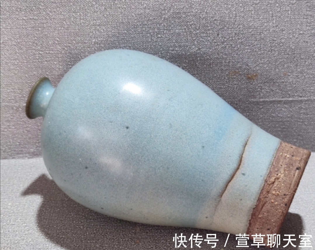 瓷器&瓷器鉴赏:钧釉梅瓶,与真品相差甚远
