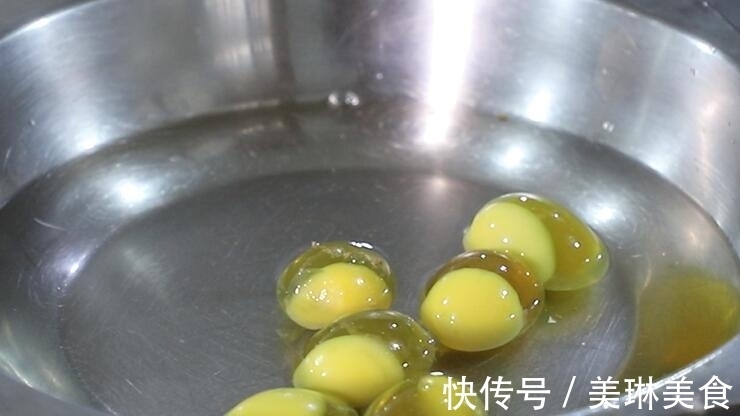 料汁|皮蛋的美味做法,只要一个料汁,制作超简单,全家都爱吃