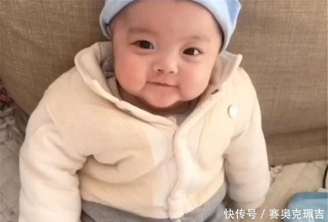 嫌弃|宝宝出生时像个“外星人”,被全家嫌弃,3个月后完美逆袭成团宠