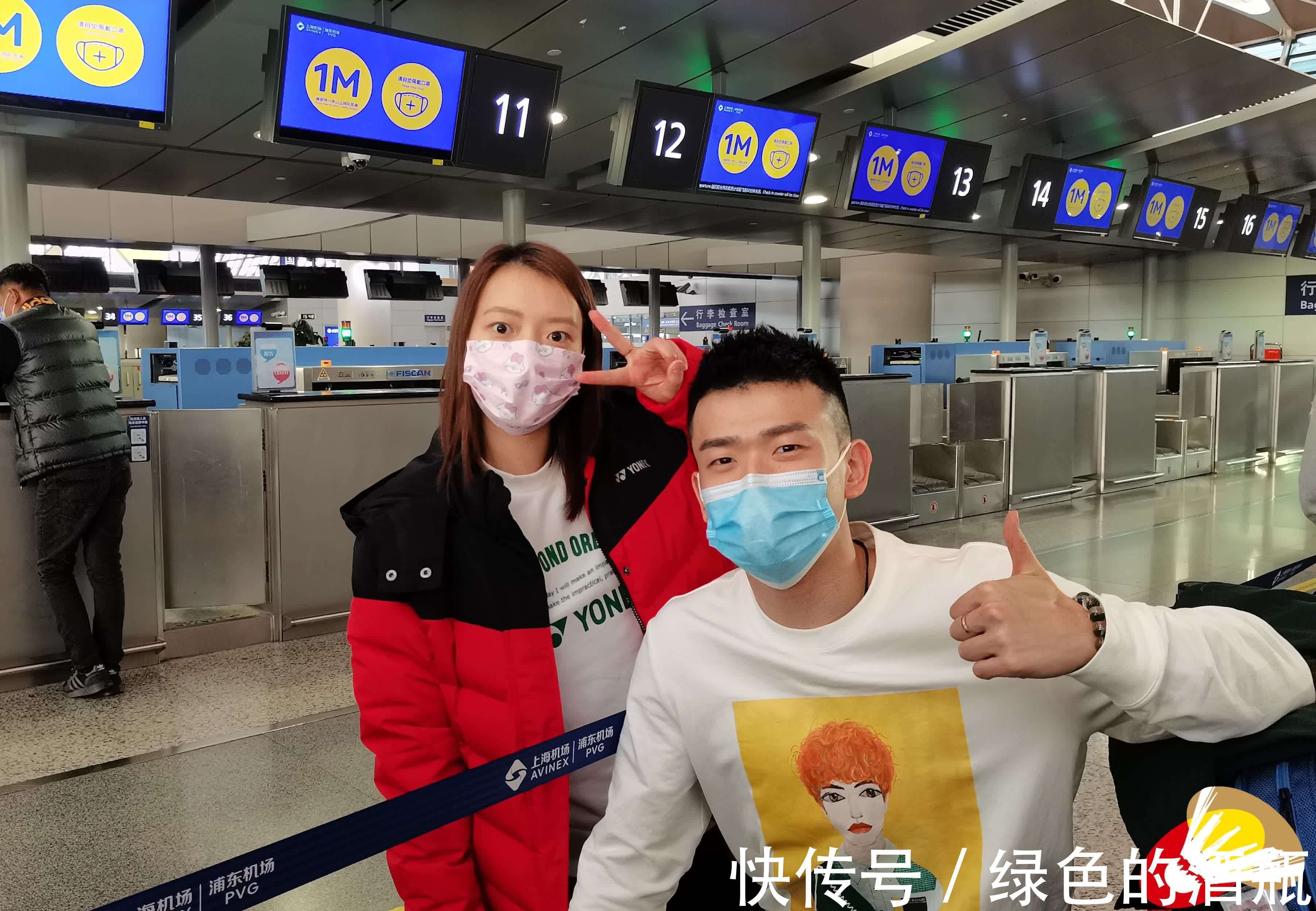 全隊(duì)|國羽耗時(shí)43小時(shí)抵達(dá)賽場(chǎng)，世錦賽沖金倒計(jì)時(shí)，賈一凡自嘲油頭滿面