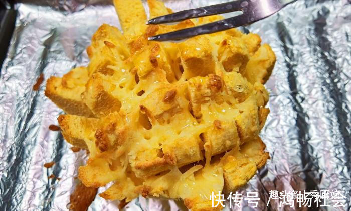 秀厨娘|剩馒头不要扔了，试试新做法，不炒也不炸，咬一口满嘴香，特解馋
