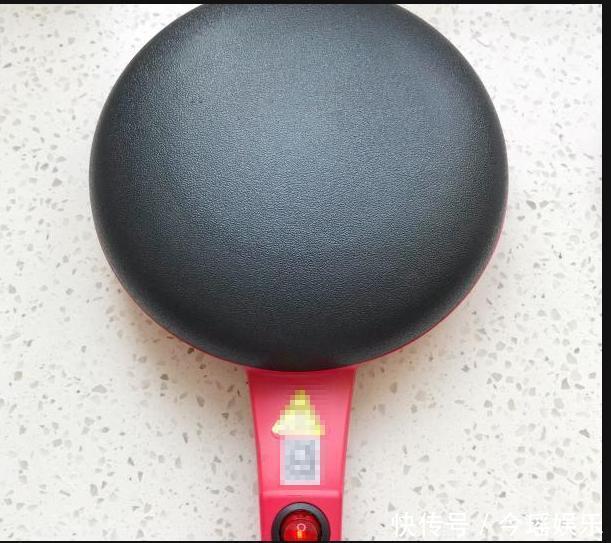 教你自制超薄的煎饼,快手1分钟烙2张,卷什么吃都行