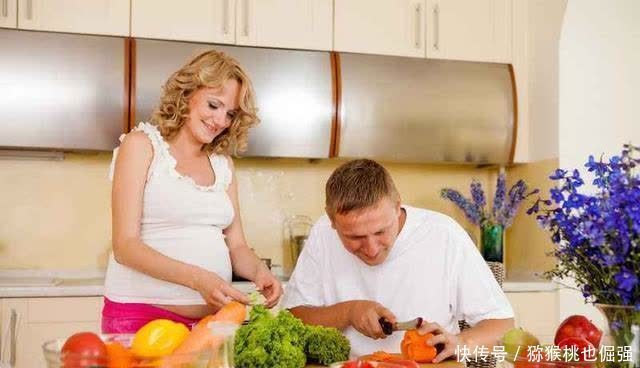 丈夫|妻子怀孕后,丈夫做的一件事,让很多孕妇都羡慕,感叹她嫁对人了