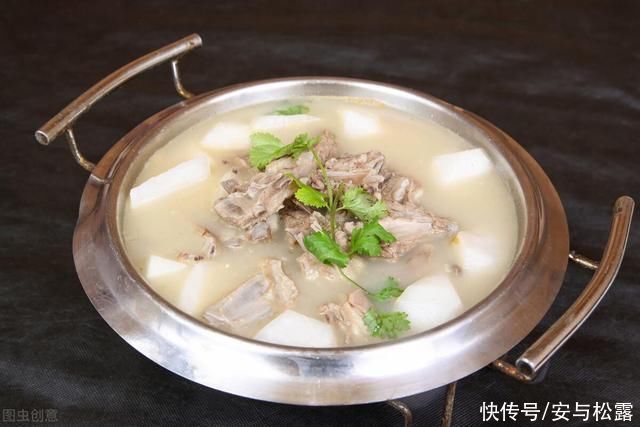 清汤白萝卜炖羊肉，口感鲜香一点不膻，提高免疫力，家常菜也是汤