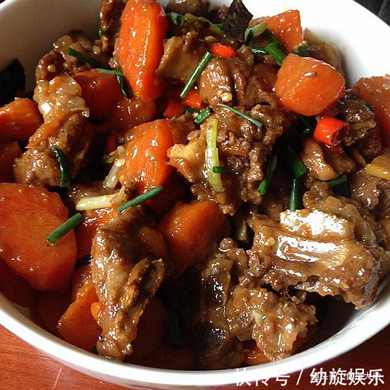 麻辣酸鲜的经典下饭菜，爽口开胃，特别解馋，宴客绝对不丢面！