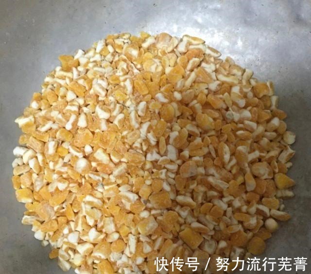 红豆粥|玉米碴红豆粥，香气浓郁，美味营养！