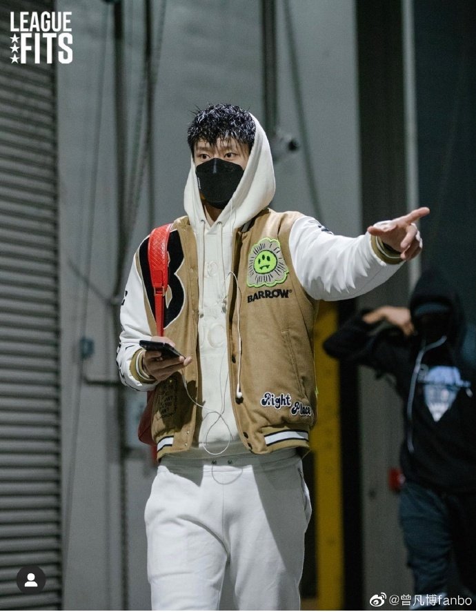 曾凡博晒帅照：这是我的故事