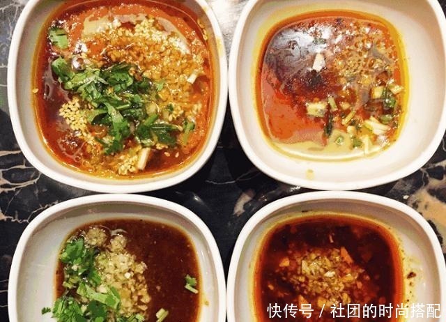 吃火锅时,专调这4种蘸料的,服务员瞧见都会高看你一眼行家!