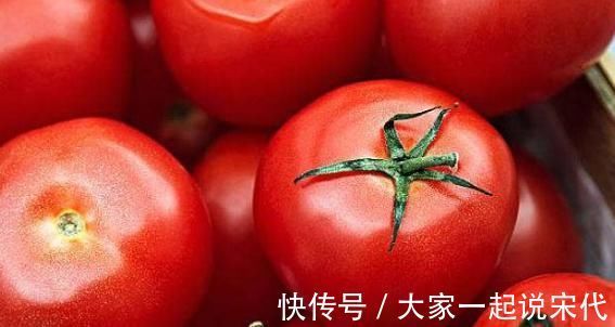 维生素常吃西红柿好处多，但不能与此食物一起吃，会影响身体健康