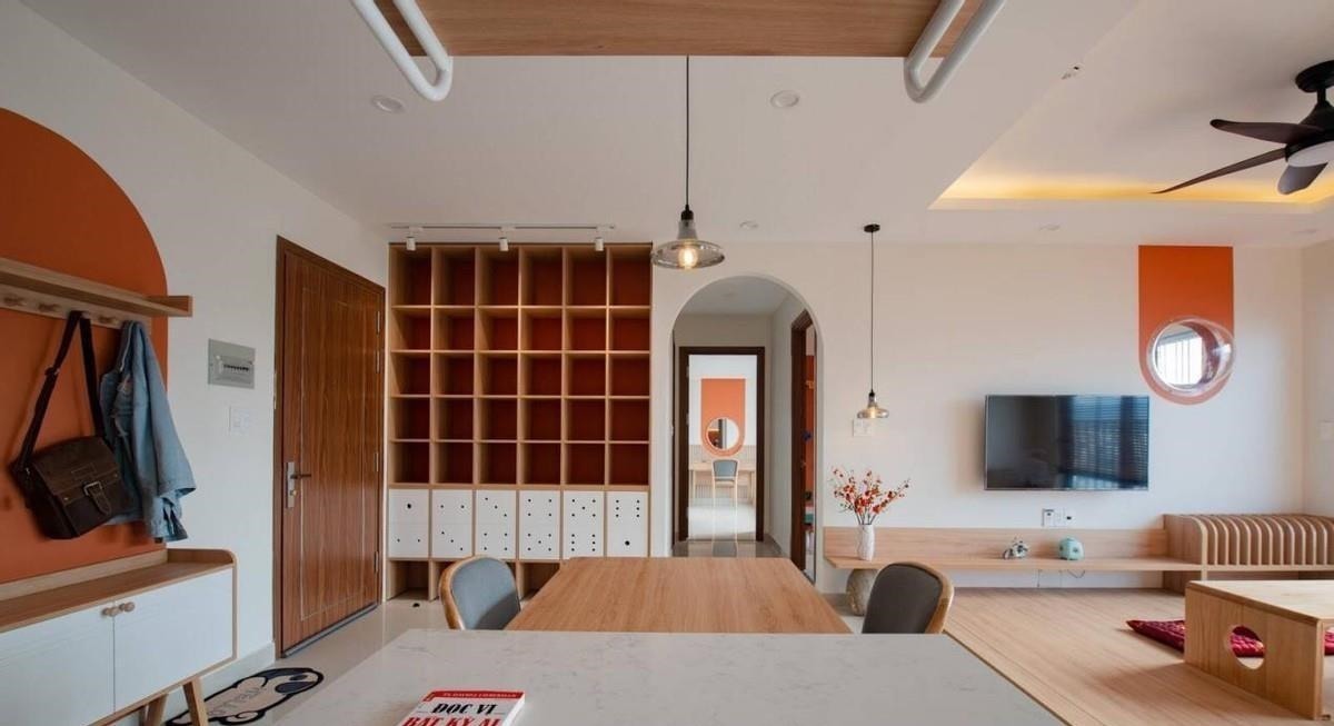 上下铺|78㎡“去客厅化”,扔掉沙发靠墙打5cm高地台,一家5口越住越宽敞