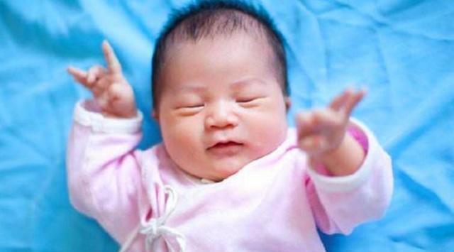 成语|爸爸姓吉,护士手滑打错出生证明,宝爸看后拍板叫好:不改了