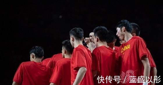 中国男篮|30+8,张镇麟这实力不逊NBA前锋!5中0,国产控卫之神尽显尴尬!
