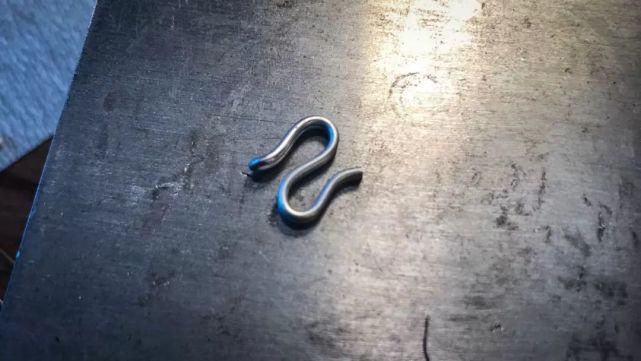 经久不衰的手工蛇链如何制作呢？