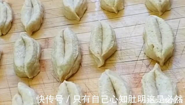 花生米|花生米里加2个鸡蛋,比红烧肉还香,我家一周吃3次,每次上桌抢光