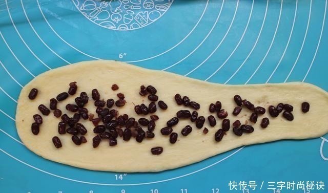 做面包,我喜欢这个方子,又香又软,放3天不硬,大人小孩都喜欢