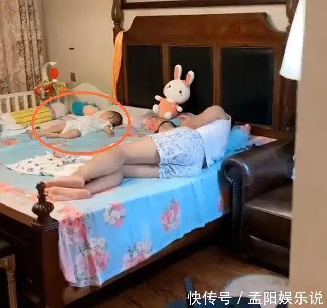 宝妈|“双标爸爸”带娃午睡火了,搂着女儿甜如蜜,儿子:我是捡来的吧