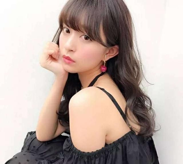 适合五十岁女人的减龄发型，时尚洋气又接地气，好打理又有女人味