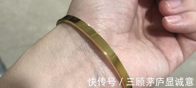 阿东 黄金手镯买光面的好还是磨砂面的好内行人道出了实情!