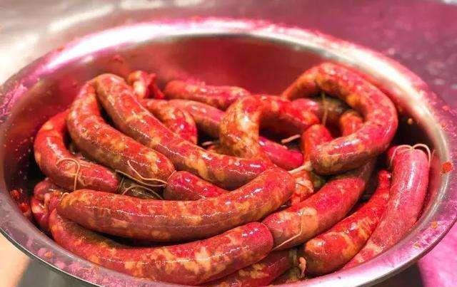 腊肠|灌腊肠,记住“4窍门”,腊肠口感棒味道香,无腥味,十分正宗