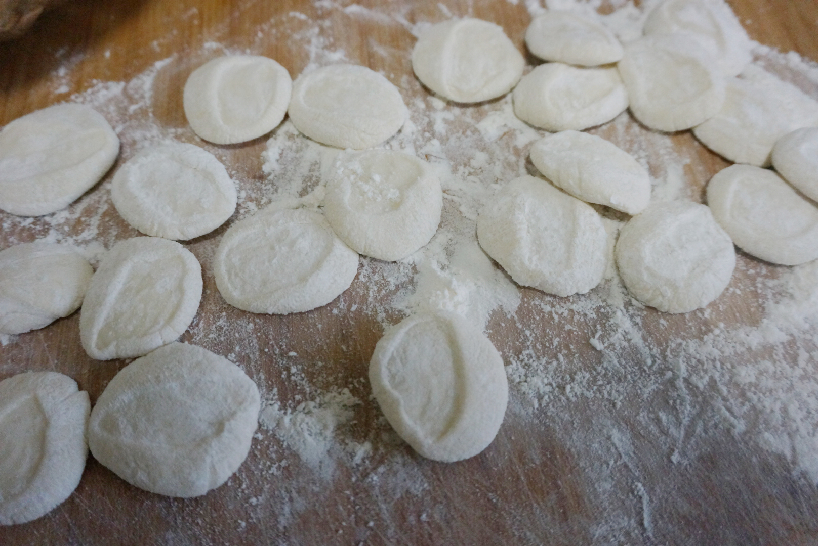 这个馅的饺子百吃不厌,我家每周都包一次,馅香味美,真好吃