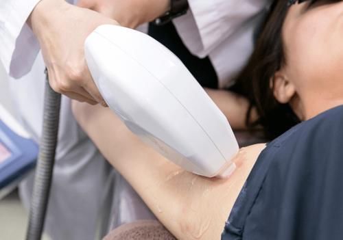 健康|为何女性的体毛会不一样?有的旺盛,有的稀少,哪种比较健康?