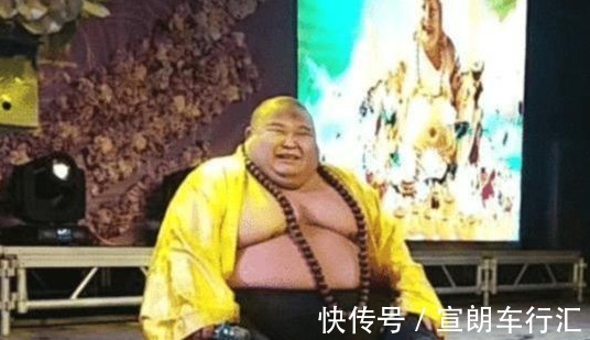 左大玢&还记得因长得像“弥勒佛”走红的男子吗?被富婆供养后,现状怎样