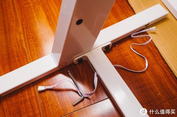 电竞桌|超彰显“钞能力”的礼物——傲风联名高达电竞桌上手体验