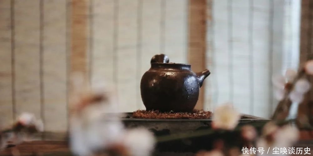 吃相|吃饭时有这个习惯的人,多半人品不好,不值得深交