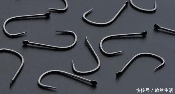 小鱼|钓鱼新手使用鱼钩的最大误区:别再用伊豆钓鲫鱼,钩型必须这样选