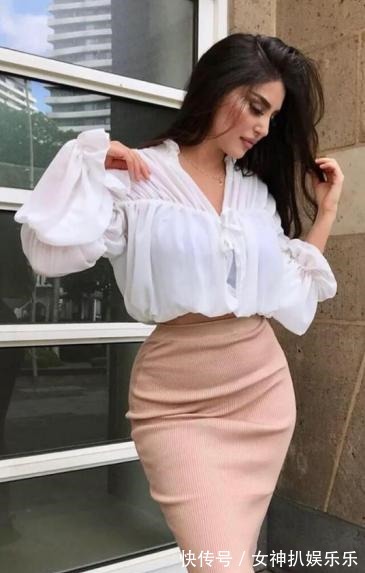 人身线|英国女孩健身打造迷人身线,魅力十足成为镜头前的宠儿!