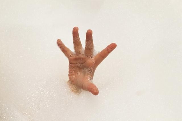 性早熟|中国家庭之殇:50多万儿童性早熟,“毁掉”孩子的不是炸鸡和豆浆