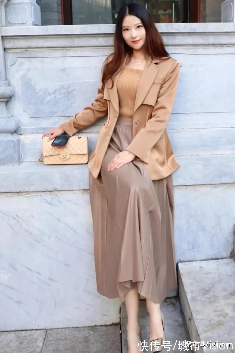 时髦 日常穿搭 |高级感驼色系通勤穿搭皮质单品更时髦