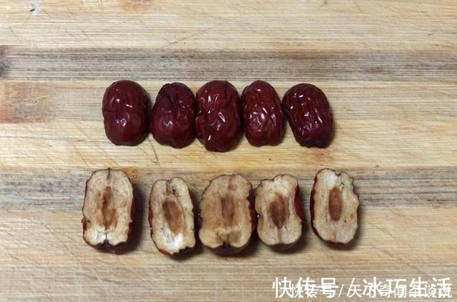 红糖|红糖发糕有弹性，不粘牙有诀窍，别光用面粉，加点它，一次就成功