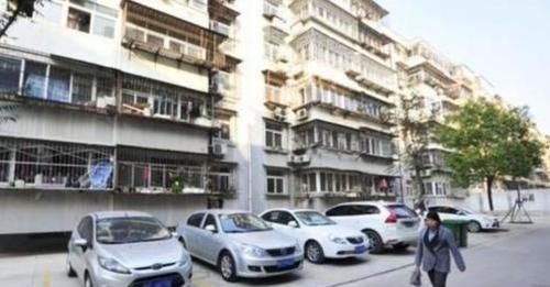 小区|“电梯房”和“楼梯房”10年后哪种更值钱?懂行人给出3点分析