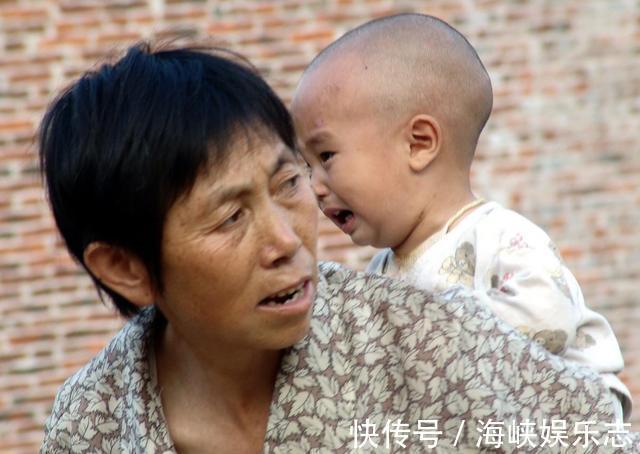 婆媳之间|95后妈妈喂完孩子，发现桌上的菜已经空了，丈夫要吃自己再做点