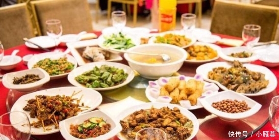 豪华酒店|同样是吃酒席,乡下表弟的朋友圈晒菜单,比豪华酒店还上档次