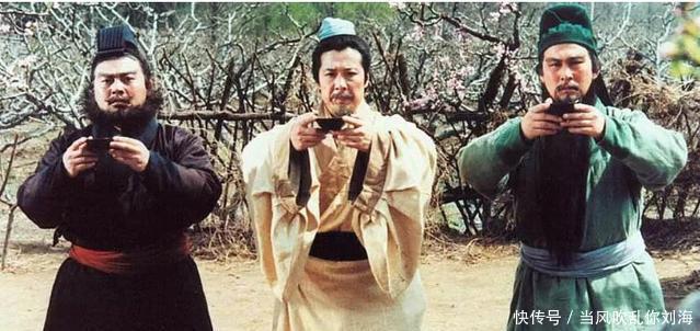 刘备|三国最看不起刘备的武将,凭着勇武出征,结果都被关羽斩杀