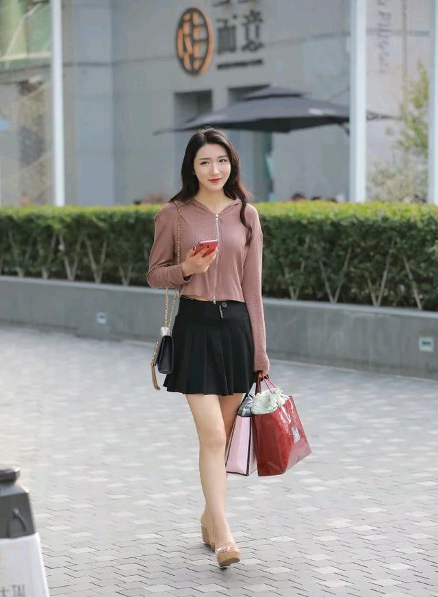 减龄|减龄效果, 是成年女性在选择穿搭时, 必须考虑的重要因素