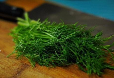 春季要多吃这菜,不煎炸不凉拌,入馅包饺子特解馋,上桌家人抢