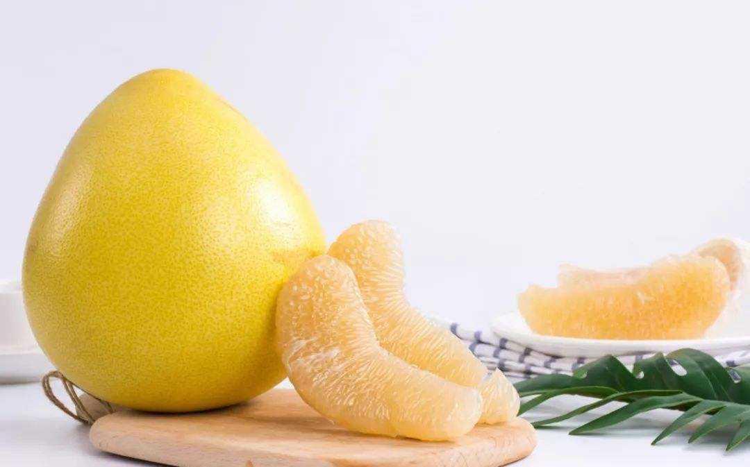 效果|吃剩的柚子皮不要扔,泡一泡用来浇花,效果超好