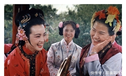 明贾母|中秋节上的那句话,证明贾母老了,精力有限,彻底被王夫人架空了