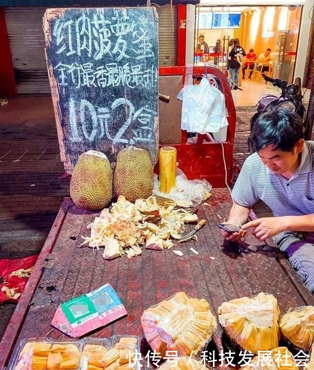  从头吃到尾的平西夜市，没有人能饿着出来！